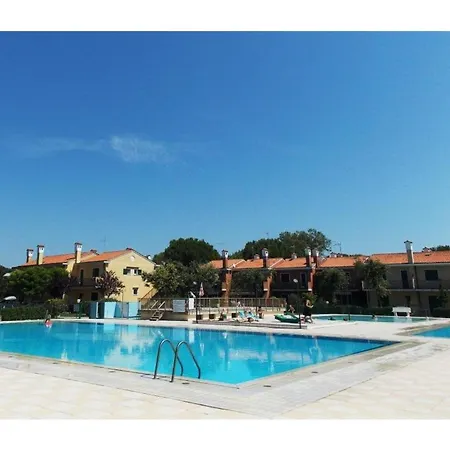 Apartment Renovated With Pool In