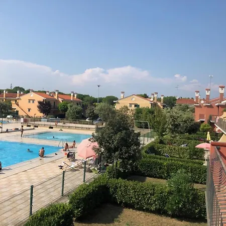 Renovated With Pool In Apartment *